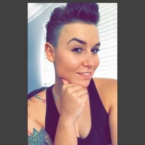 Meet your Posher, Leah